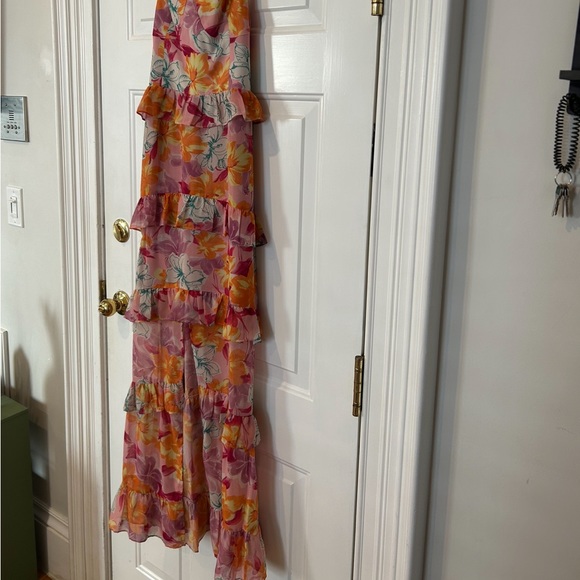 Beautiful wedding guest dress! - Picture 2 of 3